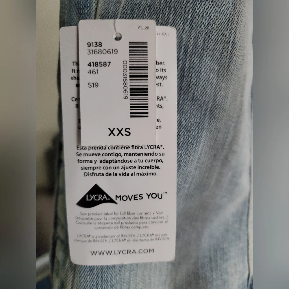 BNWT Distressed Jean Jacket - Picture 3 of 4